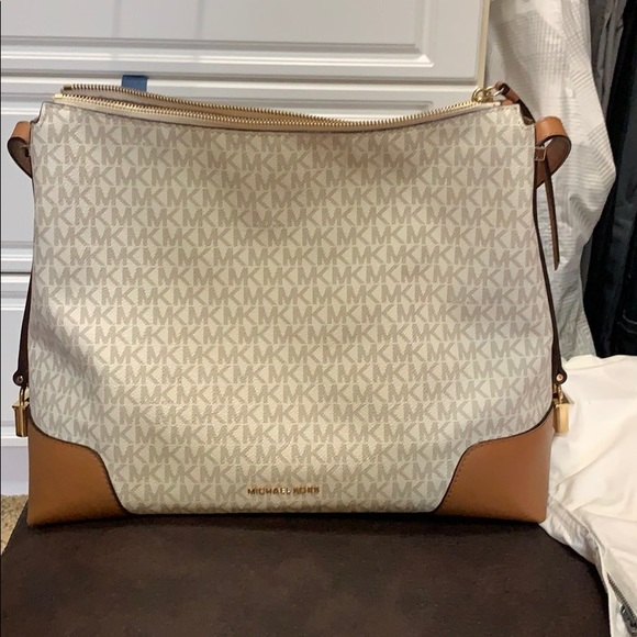 Michael Kors bag - Picture 1 of 1
